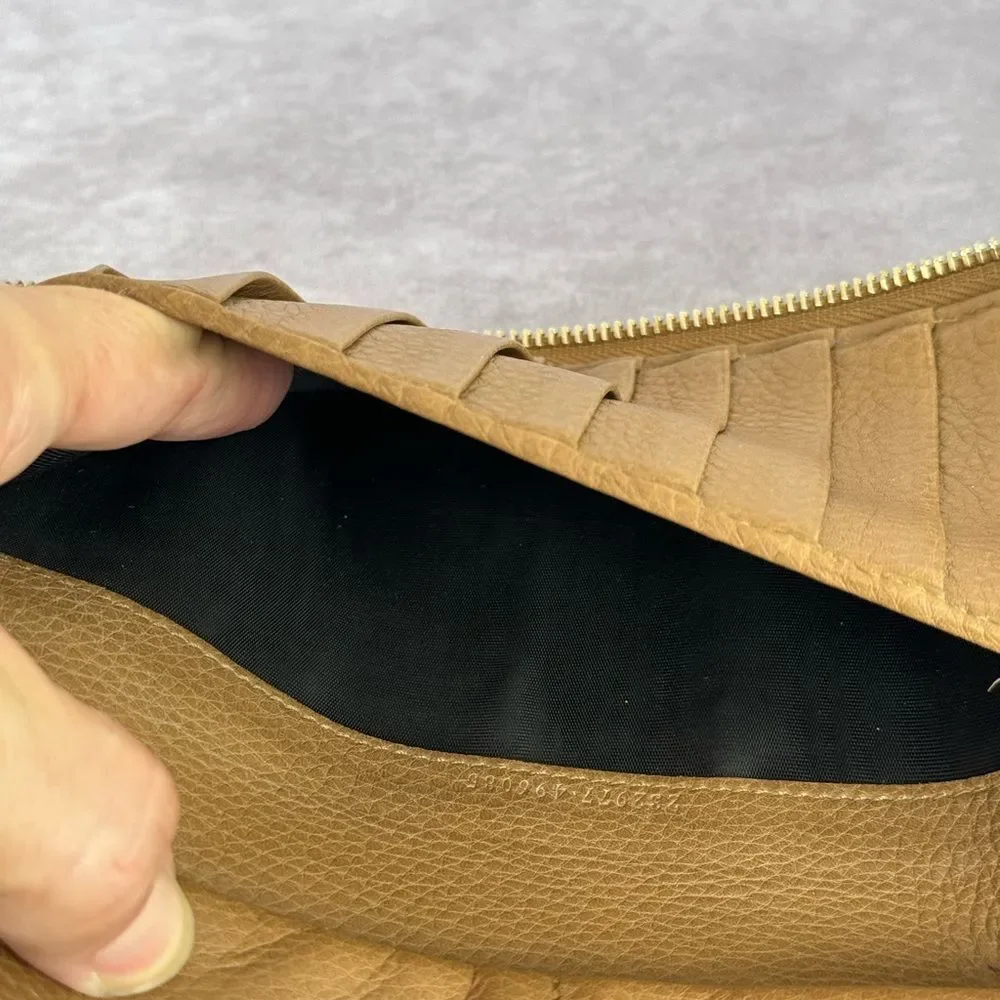 Gucci Python Embossed Tassel Zippy Wallet - Picture 15 of 16